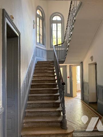ST-GALMIER Château 19è à rénover intégralement. Projet Résidence sénior /Chbre d'hôtes