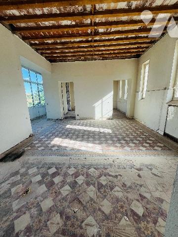 ST-GALMIER Château 19è à rénover intégralement. Projet Résidence sénior /Chbre d'hôtes