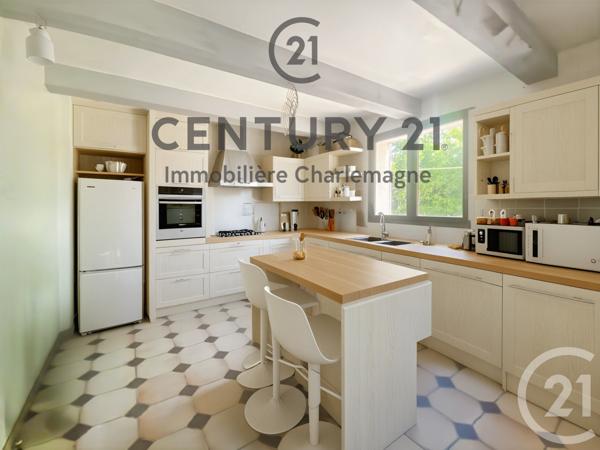 Maison à vendre  4 pièces - 144,20 m 2   MARSEILLE  - 13011