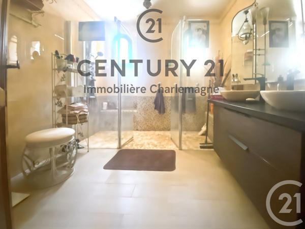 Maison à vendre  4 pièces - 144,20 m 2   MARSEILLE  - 13011