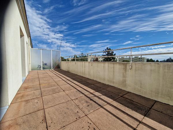 Appartement avec terrasse exceptionnelle 18M2