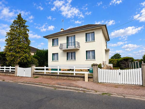 Maison 6 pieces varennes-vauzelles 2h30 Paris terrain 757m2  ecoles commerces