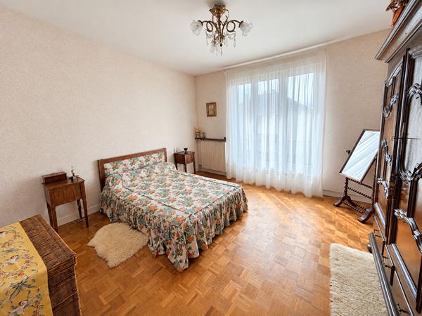 Maison 6 pieces varennes-vauzelles 2h30 Paris terrain 757m2  ecoles commerces