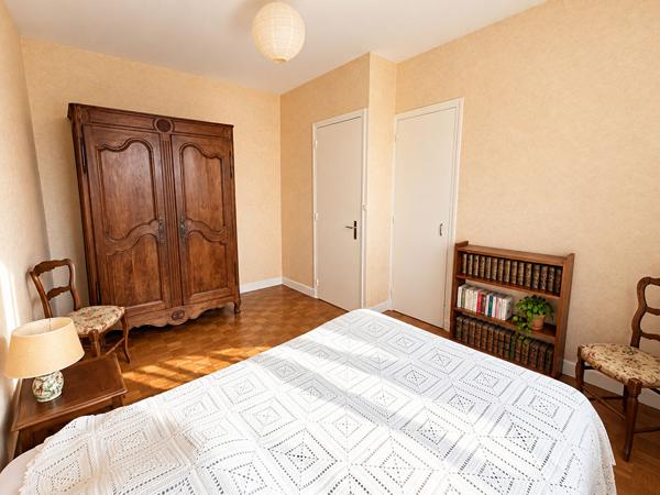 Maison 6 pieces varennes-vauzelles 2h30 Paris terrain 757m2  ecoles commerces