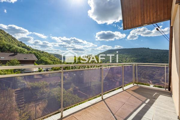 Maison d'architecte de 160m² avec magnifique vue dégagée et 5 chambres.