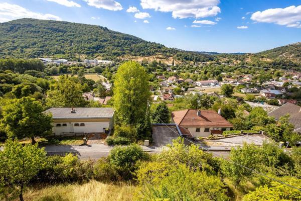 Maison d'architecte de 160m² avec magnifique vue dégagée et 5 chambres.