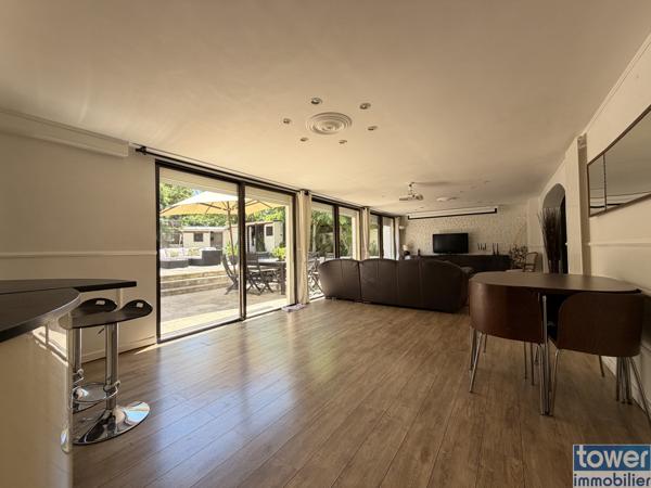 Maison
                                                                                                                                                                                                                                                                                                                        9 pièce(s)                                                                                                                                                                                                          5 chambre(s)                                                                                                                                                                                                          219  m²
