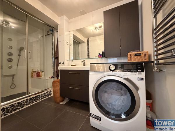 Maison
                                                                                                                                                                                                                                                                                                                        9 pièce(s)                                                                                                                                                                                                          5 chambre(s)                                                                                                                                                                                                          219  m²