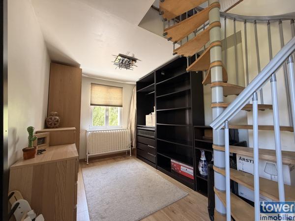 Maison
                                                                                                                                                                                                                                                                                                                        9 pièce(s)                                                                                                                                                                                                          5 chambre(s)                                                                                                                                                                                                          219  m²