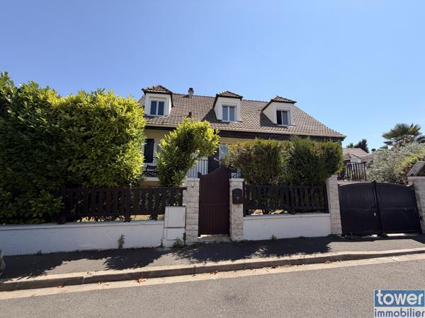 Maison
                                                                                                                                                                                                                                                                                                                        9 pièce(s)                                                                                                                                                                                                          5 chambre(s)                                                                                                                                                                                                          219  m²