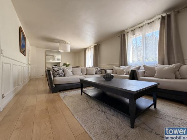 Maison
                                                                                                                                                                                                                                                                                                                        9 pièce(s)                                                                                                                                                                                                          5 chambre(s)                                                                                                                                                                                                          219  m²