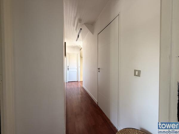 Maison
                                                                                                                                                                                                                                                                                                                        9 pièce(s)                                                                                                                                                                                                          5 chambre(s)                                                                                                                                                                                                          219  m²