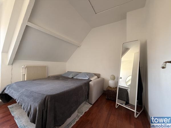 Maison
                                                                                                                                                                                                                                                                                                                        9 pièce(s)                                                                                                                                                                                                          5 chambre(s)                                                                                                                                                                                                          219  m²