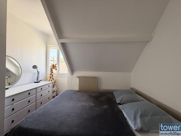 Maison
                                                                                                                                                                                                                                                                                                                        9 pièce(s)                                                                                                                                                                                                          5 chambre(s)                                                                                                                                                                                                          219  m²
