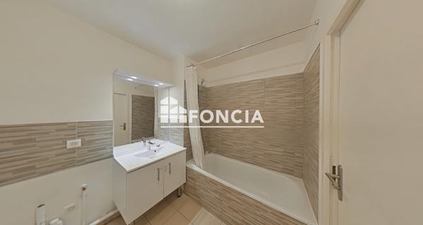 Location Appartement 3 pièces 64.9 m² - Saint-denis 93200