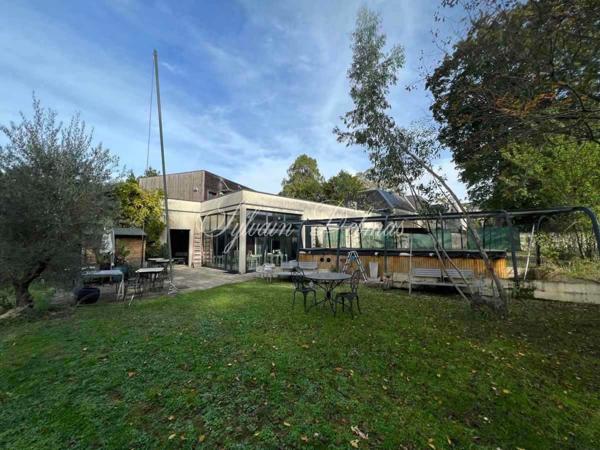 Propriete à vendre 25 pièces proche de POITIERS (86)