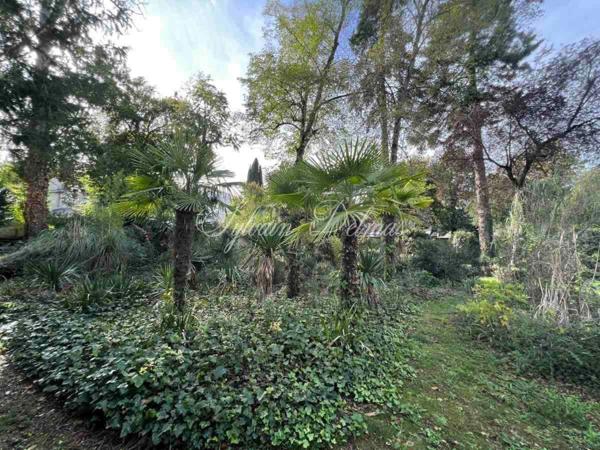 Propriete à vendre 25 pièces proche de POITIERS (86)