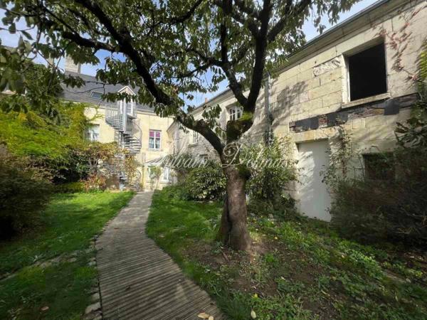 Propriete à vendre 25 pièces proche de POITIERS (86)