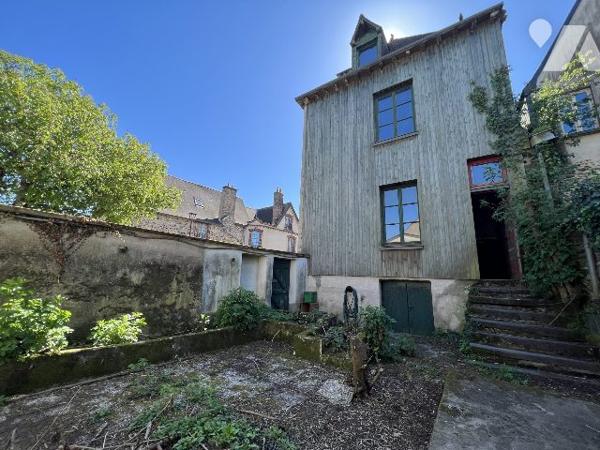 MAISON DE BOURG A VENDRE
