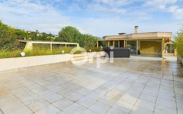 Appartement à vendre    4 pièces • 90 m2 Mandelieu-la-Napoule