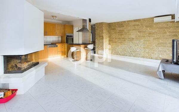 Appartement à vendre    4 pièces • 90 m2 Mandelieu-la-Napoule