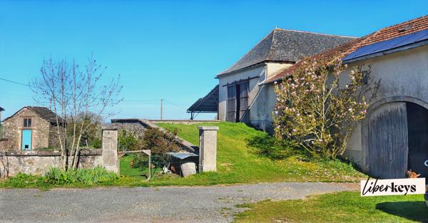 Authentique corps de ferme du Ségala avec cour intérieure – 6 hectares – potentiel gîtes exceptionnel