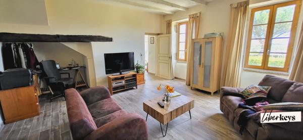 Authentique corps de ferme du Ségala avec cour intérieure – 6 hectares – potentiel gîtes exceptionnel