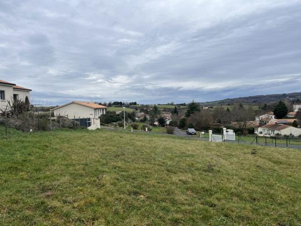 Terrain à vendre |  Montbron |  819 m²