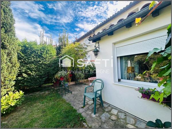 Joli pavillon avec garage et jardin