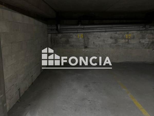 Location Parking 25 m² - 4 RUE EAU DE ROBEC Rouen 76000