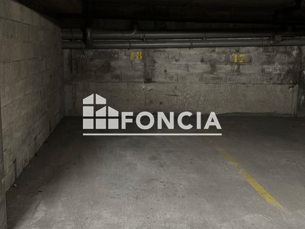 Location Parking 25 m² - 4 RUE EAU DE ROBEC Rouen 76000