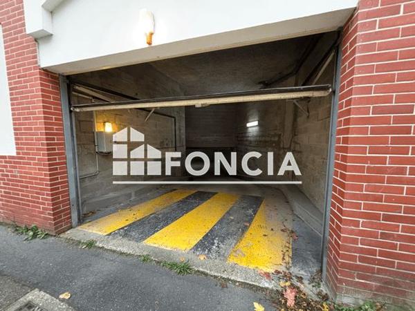 Location Parking 25 m² - 4 RUE EAU DE ROBEC Rouen 76000