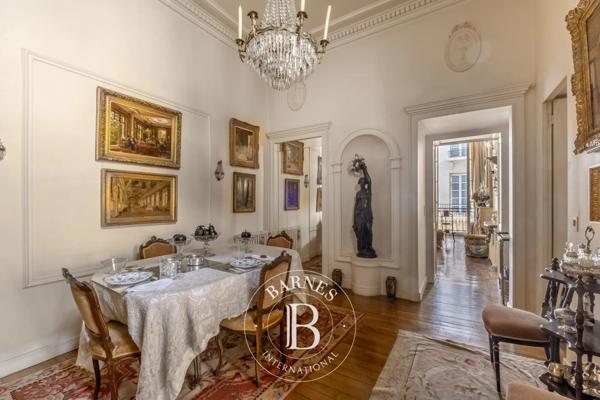 Paris 7ème, Appartement 2 Chambres -  93 m² à vendre