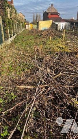 Terrain constructible de 637 m² en centre ville de OIGNIES avec 10 mètres de façade. Mandat exc...