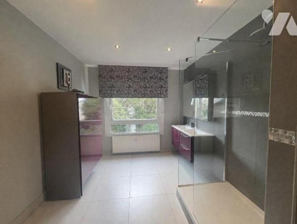 BOULOGNE-SUR-MER
Notre Service Immobilier vous propose cet appartement de standing au sein d'u...