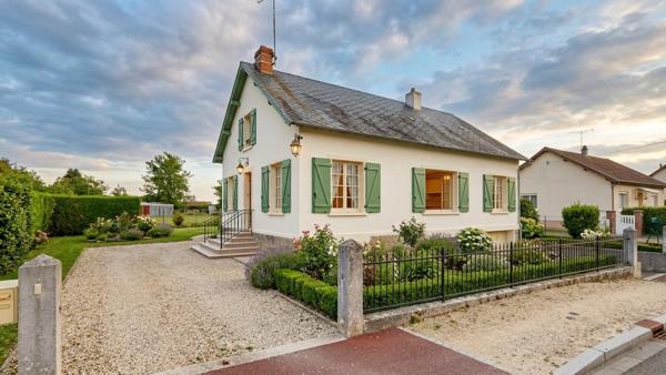 Pavillon sur sous-sol total et combles aménageables