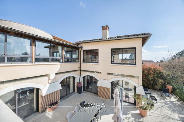 Très belle maison d'architecte à Grézieu-la-Varenne