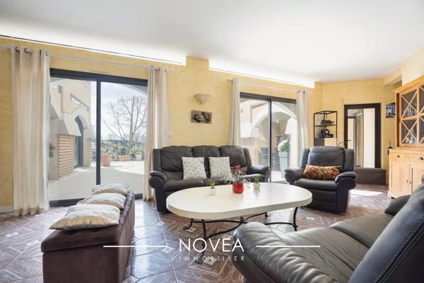 Très belle maison d'architecte à Grézieu-la-Varenne