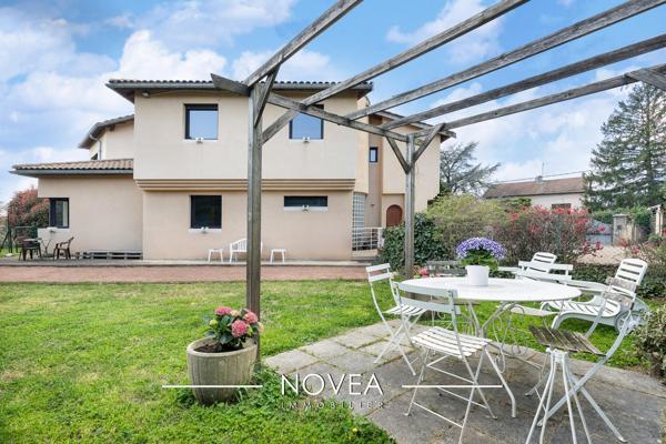 Très belle maison d'architecte à Grézieu-la-Varenne