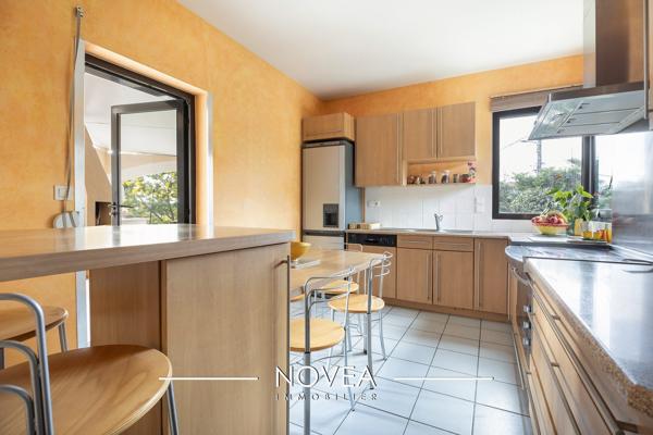 Très belle maison d'architecte à Grézieu-la-Varenne