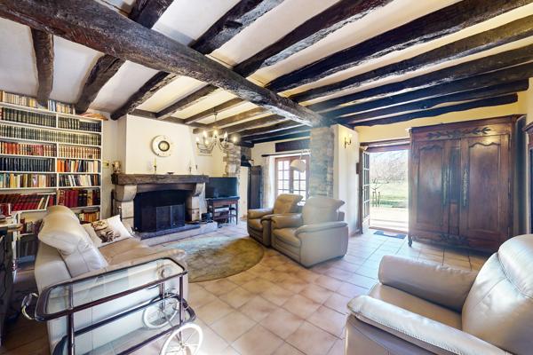 Grande maison basque sur parcelle de 15.000 m2