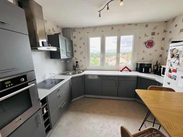 Appartement
         3 pièces
        - 71 m² 117 000 € *