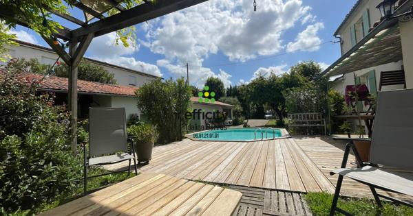 Maison
         7 pièces
        - 208 m²