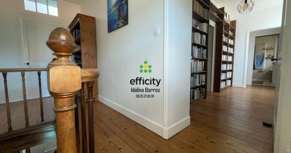 Maison
         7 pièces
        - 208 m²