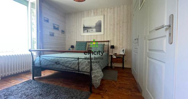 Maison
         7 pièces
        - 208 m²