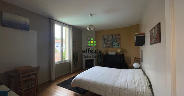 Maison
         7 pièces
        - 208 m²