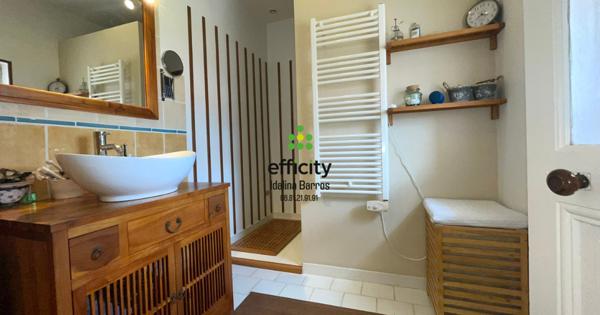 Maison
         7 pièces
        - 208 m²