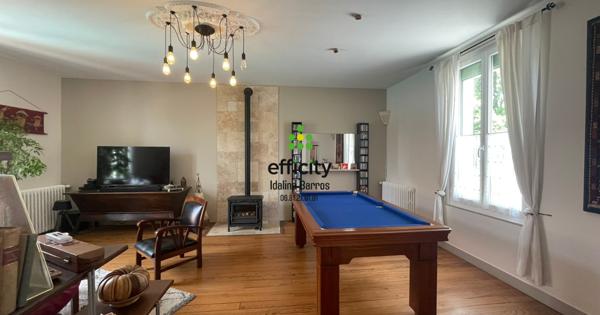 Maison
         7 pièces
        - 208 m²