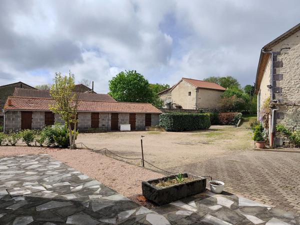 Propriété de 8 pièces avec grange