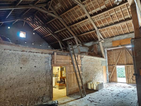 Propriété de 8 pièces avec grange